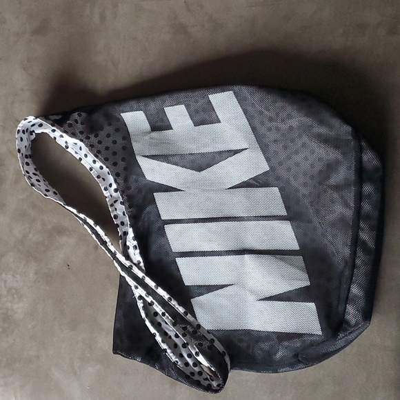 Nike Bags Nike Large Compartment Reverseable Cross Body Bag Poshmark